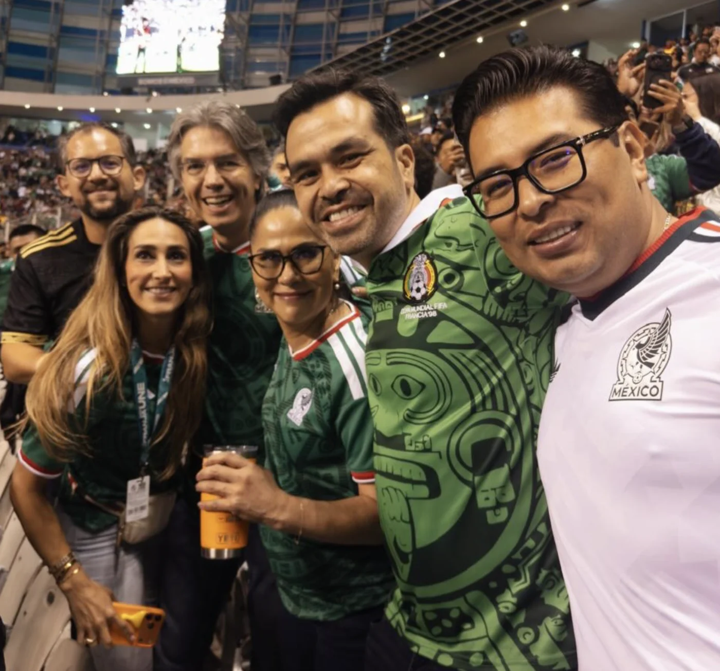 Néstor Camarillo con Jorge Álvarez Máynez en partido de fútbol — Movimiento Ciudadano
