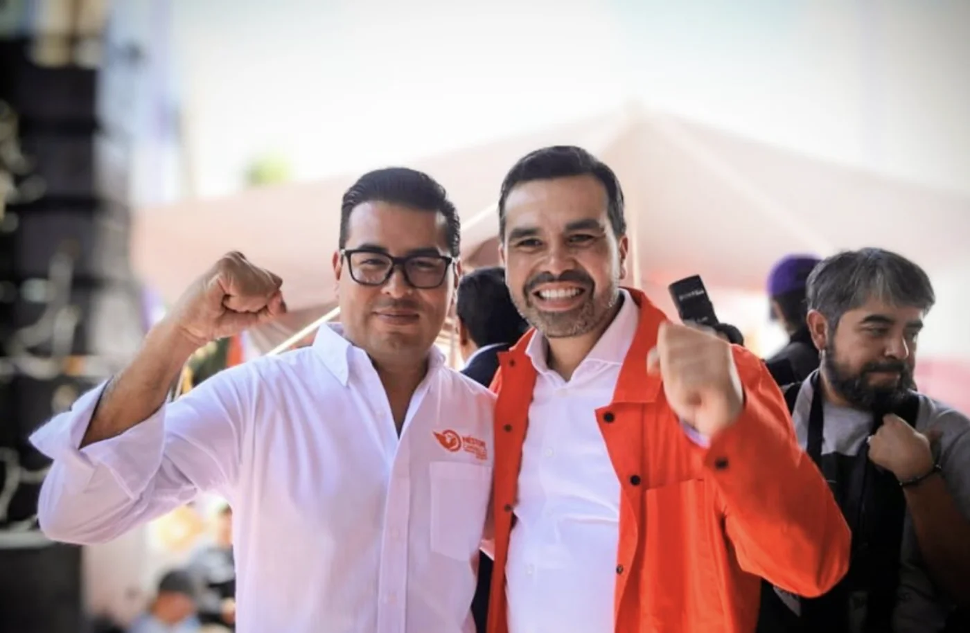 Néstor Camarillo con Jorge Álvarez Máynez, coordinador nacional de Movimiento Ciudadano